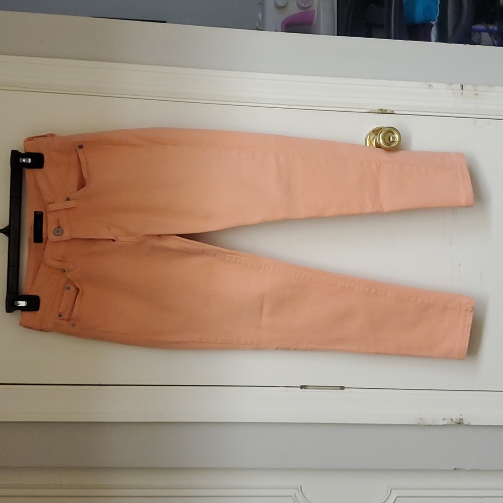 Pink Levi capri jeans